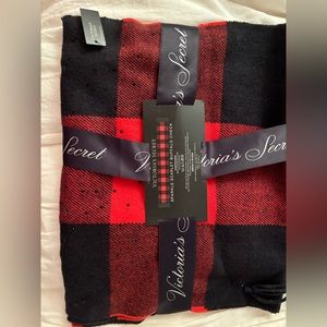 Victoria secret sparkle Scarlett scarf buffalo plaid with bling vs fashion show